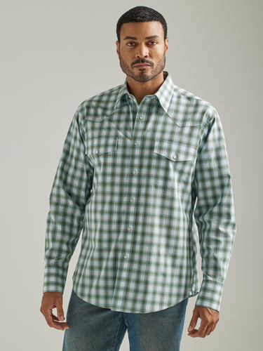 Pard's Western Shop Wrangler Wrinkle Resist Green/White/Blue Plaid Western Snap Shirt for Men