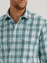 Wrangler Wrinkle Resist Turquoise/White/Black Plaid Western Snap Shirt for Men