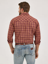 Wrangler Retro Men's Rust Plaid Western Snap Shirt