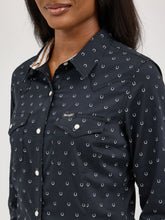 Wrangler Women's Black Horseshoe Print Snap Western Blouse