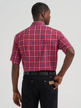 Wrangler Men's Deep Cherry Red Plaid Wrinkle Resist Short Sleeve Western Snap Shirt