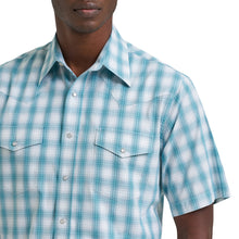 Wrangler Men's Turquoise/White Plaid Wrinkle Resist Short Sleeve Western Snap Shirt
