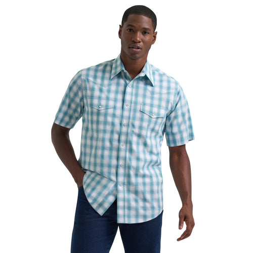 Pard's Western Shop Wrangler Men's Turquoise/White Plaid Wrinkle Resist Short Sleeve Western Snap Shirt