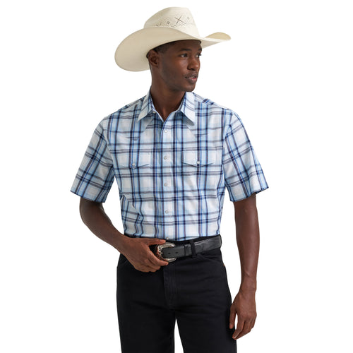 Pard's Western Shop Wrangler Men's Blue/White Plaid Wrinkle Resist Short Sleeve Western Snap Shirt