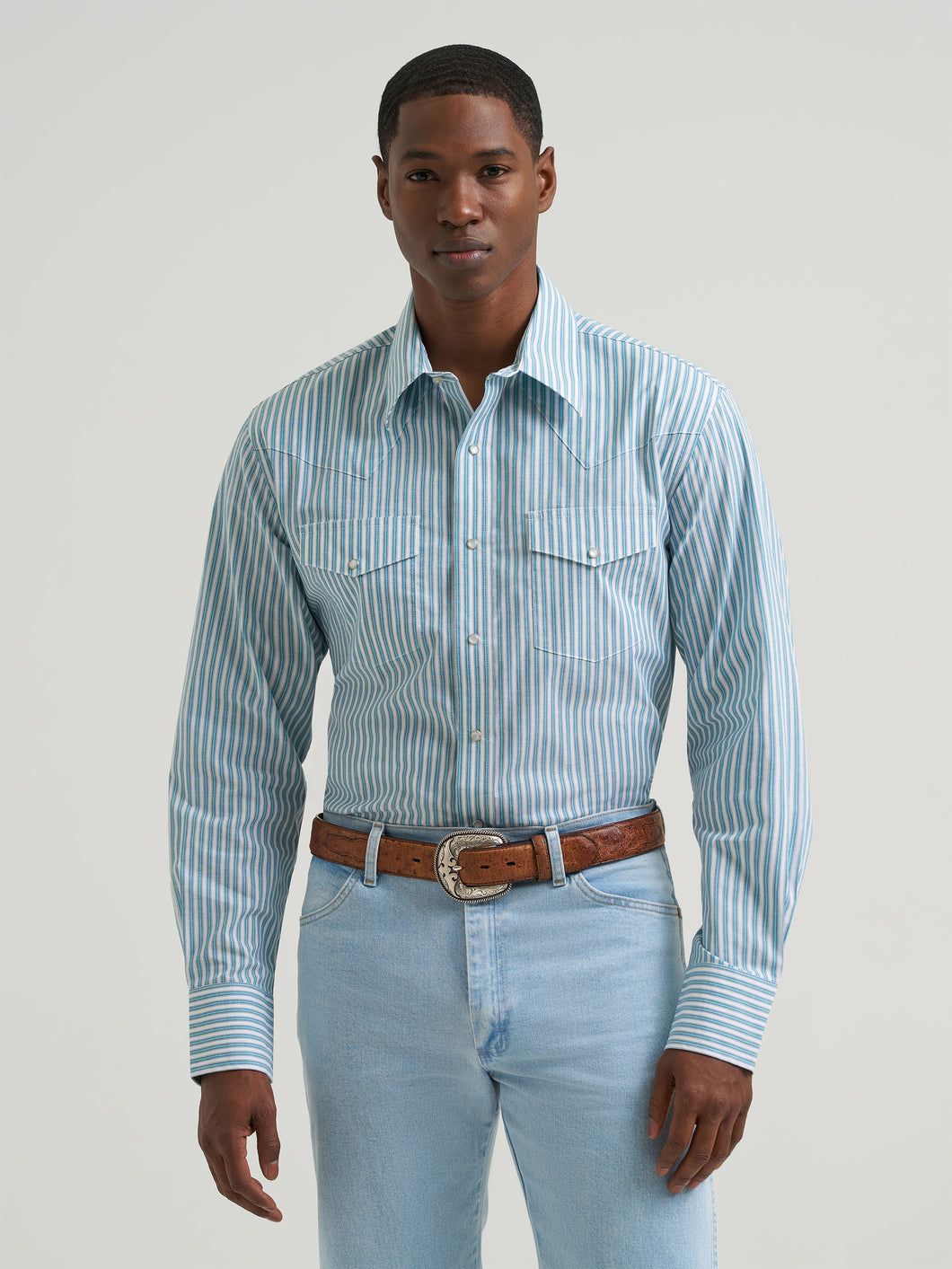 Pard's Western Shop Wrangler Men's Blue/White Stripe Wrinkle Resist Western Snap Shirt