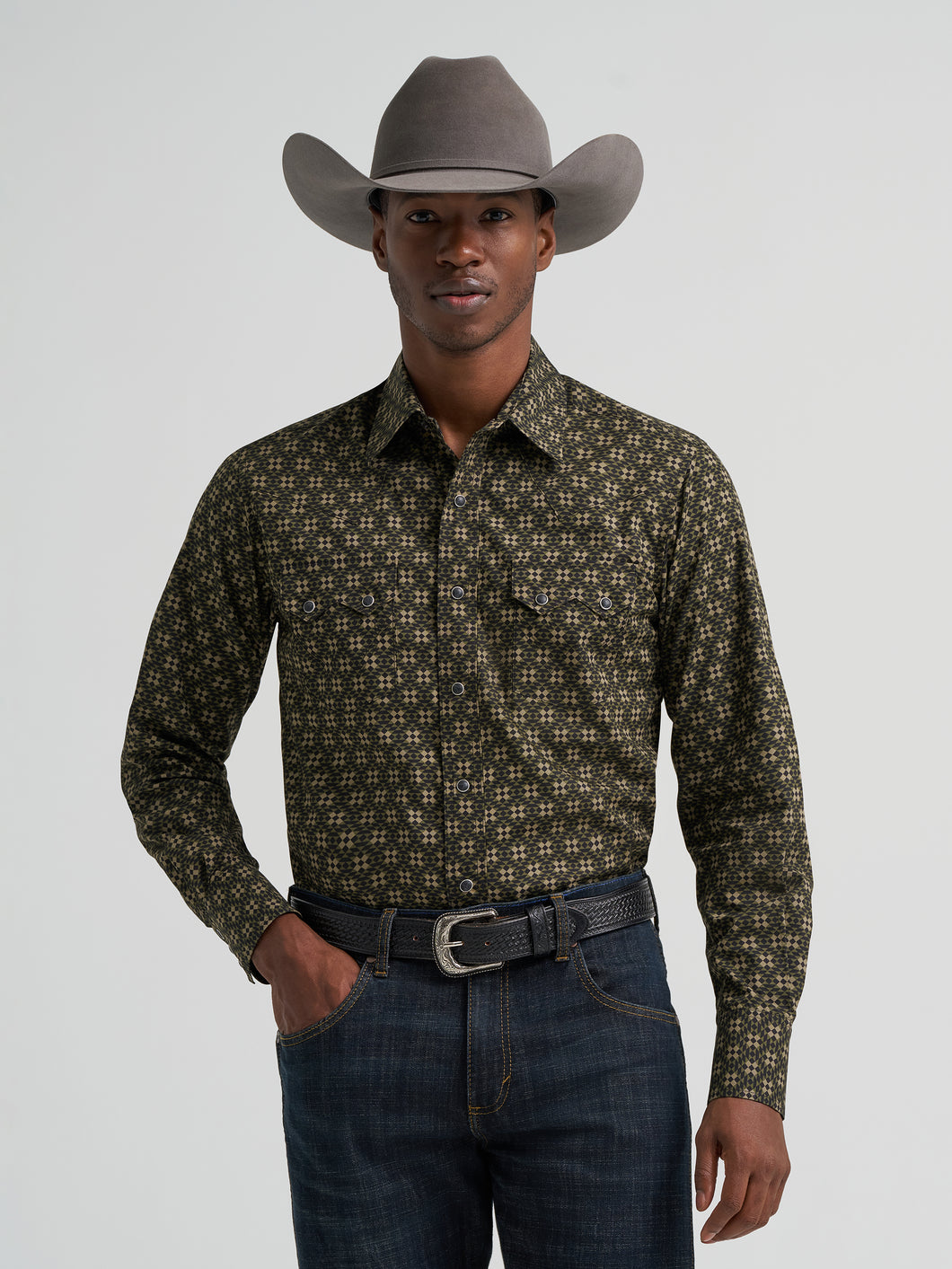 Pard's Western Shop Wrangler Retro Men's Olive/Black Print Western Snap Shirt