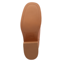 Dingo Women's Tan Vegabond Round Toe Boots