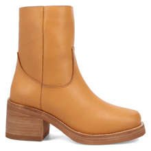 Dingo Women's Platinum Banana Roxy Round Toe Bootie