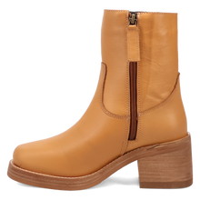 Dingo Women's Platinum Banana Roxy Round Toe Bootie