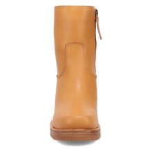 Dingo Women's Platinum Banana Roxy Round Toe Bootie