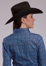 Roper Apparel Women's Amarillo Collection Blue Geometric Diamond Print Western Snap Blouse