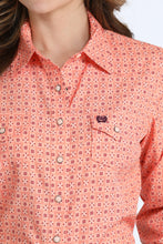 Cinch Women's Coral Printed Arenaflex Western Snap Blouse