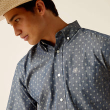 Ariat Men's Kace Chambray Blue Print Short Sleeve Classic Fit Button-Down Shirt