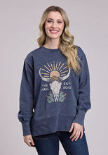 Pard's Western Shop Women's Weathered Navy Tin Haul Desert Sunset with Longhorn Skull Sweatshirt