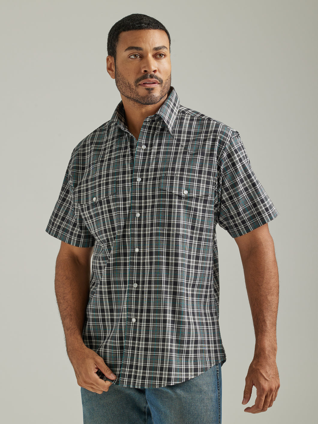 Pard's Western Shop Wrangler Men's Wrinkle Resist Black/White Plaid Short Sleeve Snap Western Shirt
